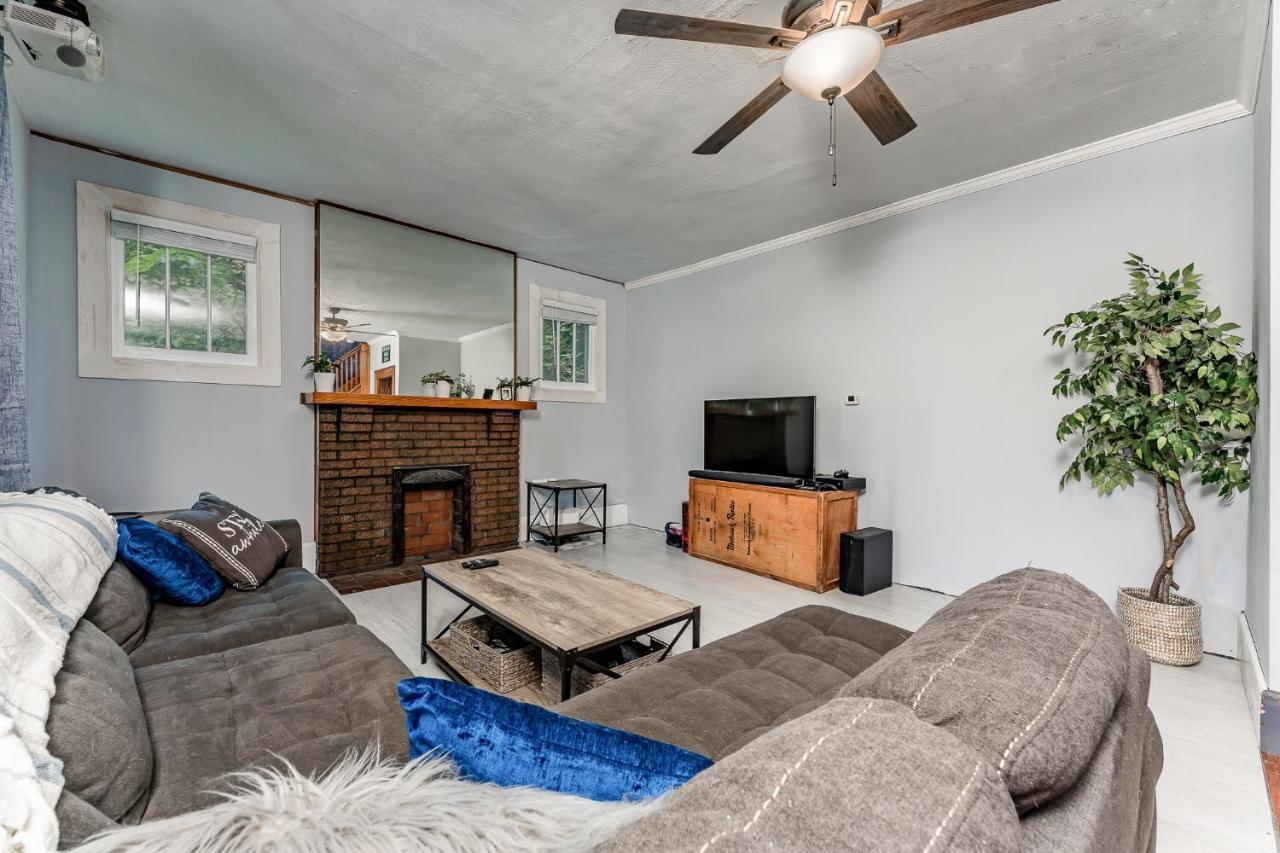 Awesome House, 5 Minutes To Dt, 2 Miles To Stadium And Ruby Memorial! Morgantown Εξωτερικό φωτογραφία