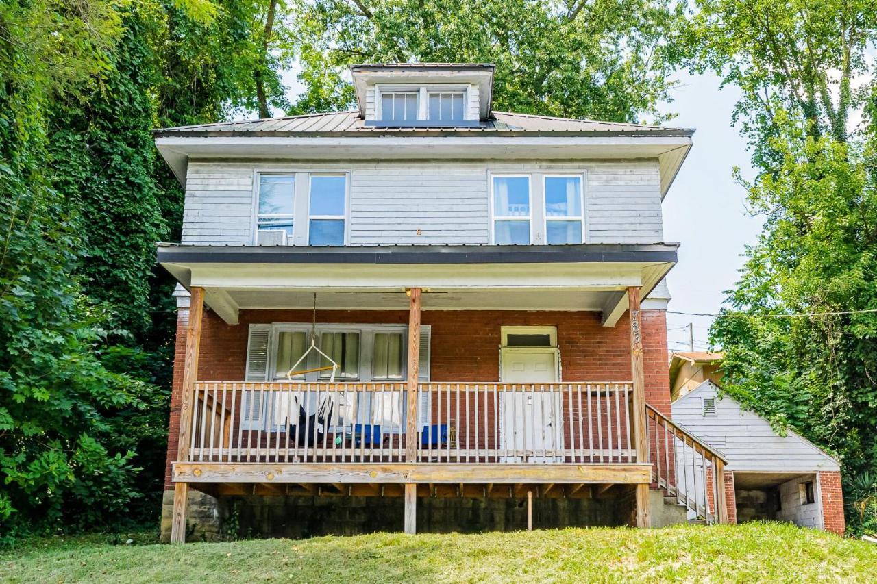 Awesome House, 5 Minutes To Dt, 2 Miles To Stadium And Ruby Memorial! Morgantown Εξωτερικό φωτογραφία