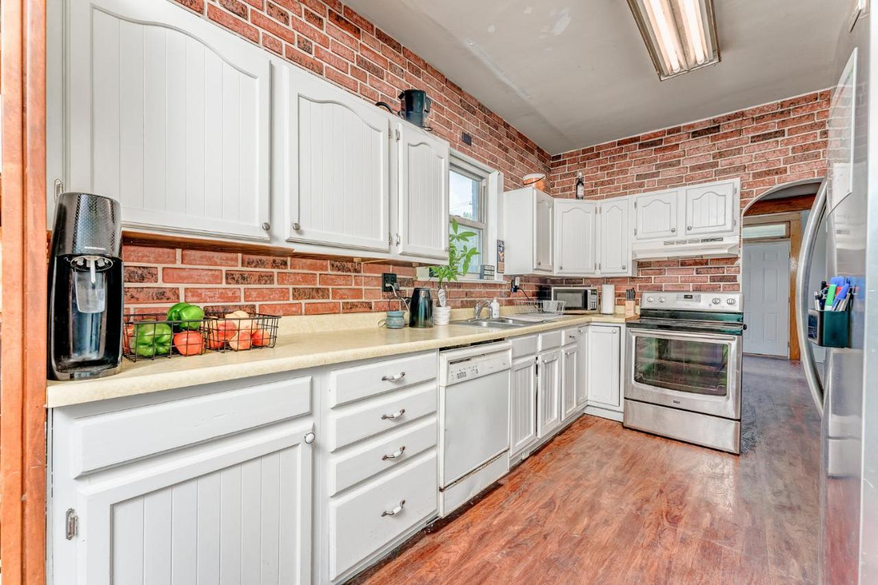 Awesome House, 5 Minutes To Dt, 2 Miles To Stadium And Ruby Memorial! Morgantown Εξωτερικό φωτογραφία