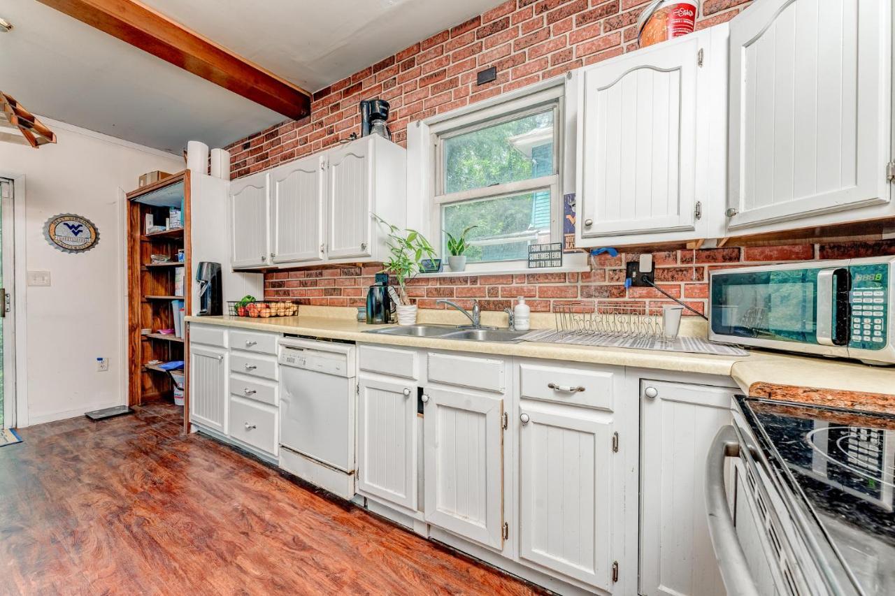 Awesome House, 5 Minutes To Dt, 2 Miles To Stadium And Ruby Memorial! Morgantown Εξωτερικό φωτογραφία